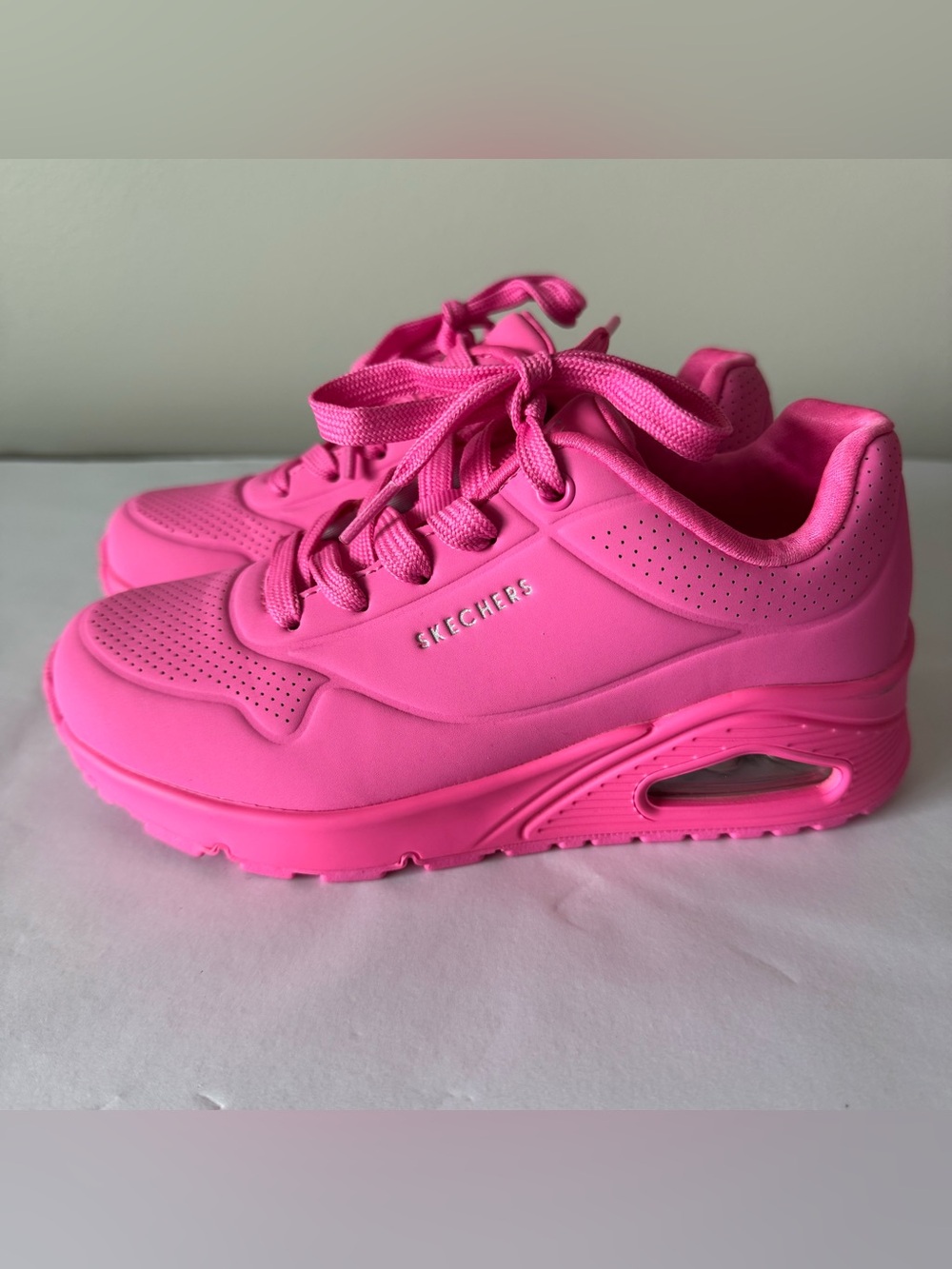 SKECHERS Size 5 Women’s Hot Pink Sneakers Shoes - UNO - Stand on Air